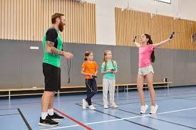 UFC格斗之夜：宋亚东技术判定胜赛胡多