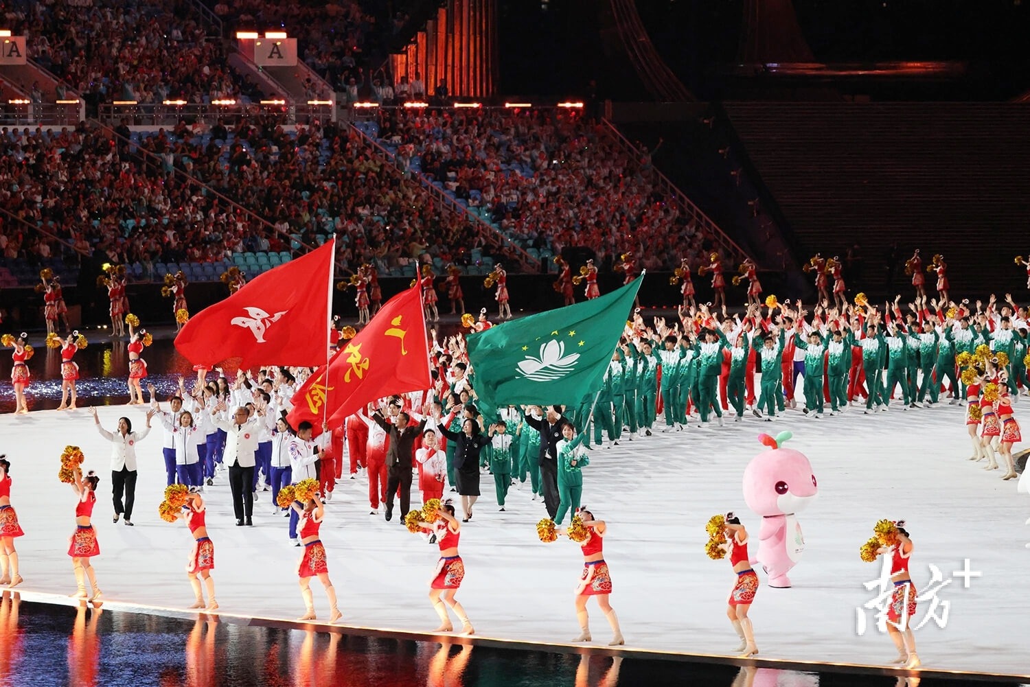 2025远安马拉松鸣枪开跑